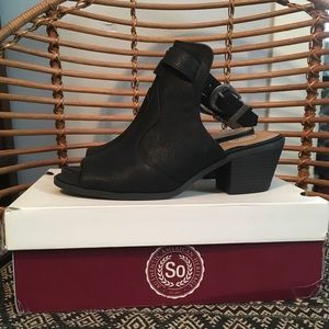 So- Classic Black Ankle Booties- Size 9